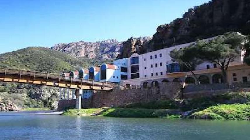 Spa, piscine e servizi in vendita: le terme gioiello di Casteldoria finiscono all’asta