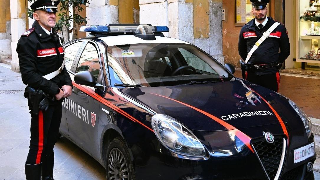 Pisa, guida sotto effetto di alcol e droga, porto abusivo di armi e violazione di Daspo urbano: 15 denunciati