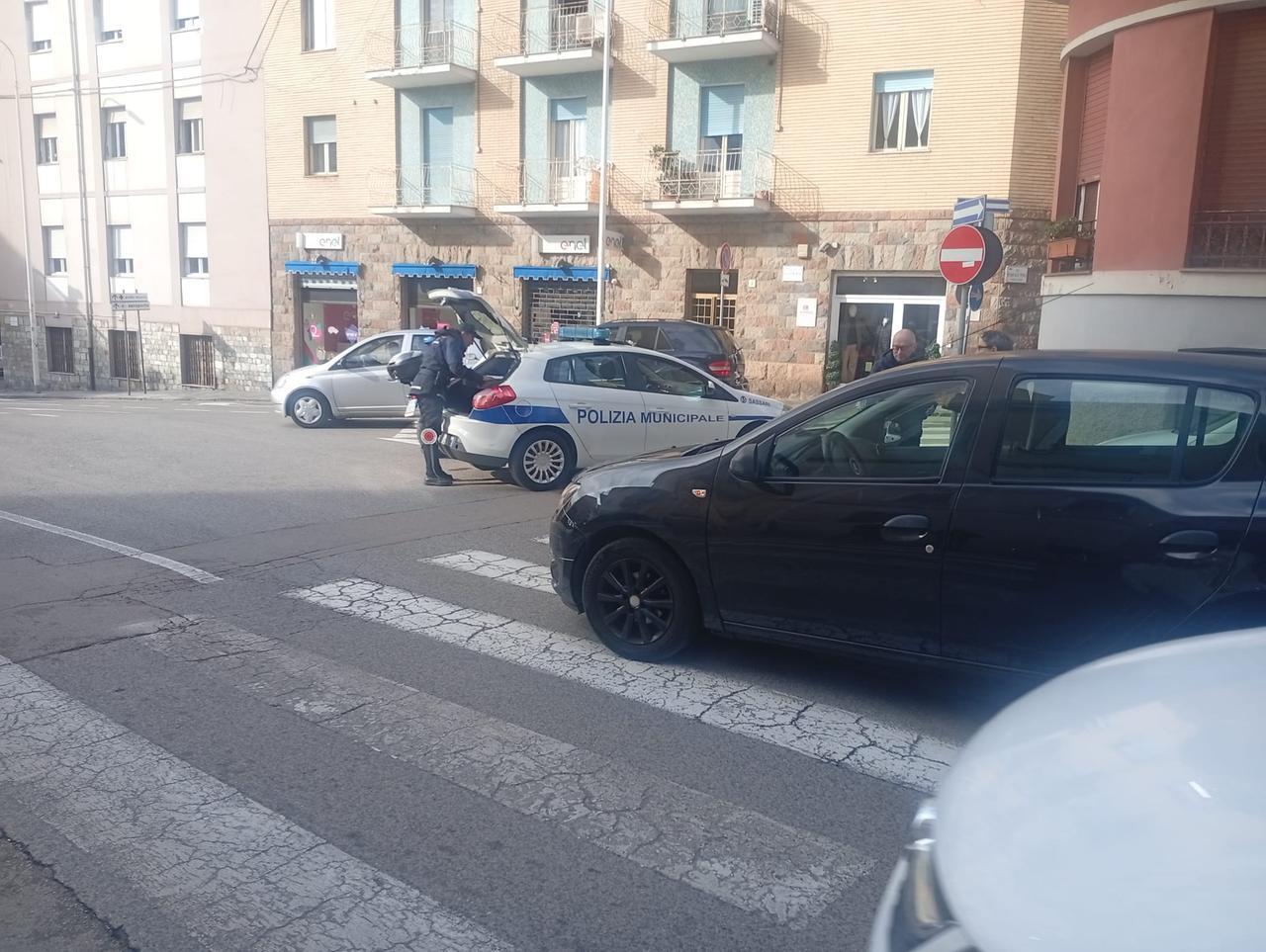 Sassari, travolta da un’auto mentre attraversa la strada: 60enne in ospedale