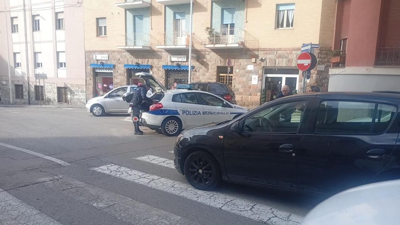 Sassari, travolta da un’auto mentre attraversa la strada: 60enne in ospedale
