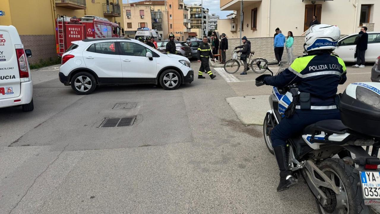 Percorre la strada in contromano e si schianta contro un’altra auto