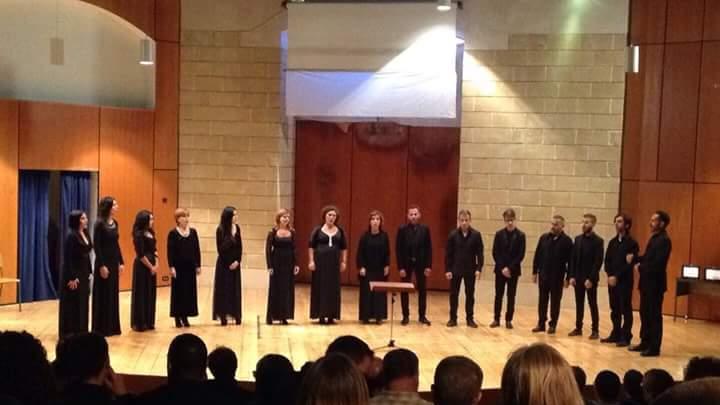 Sassari, i Laeti Cantores e il coro dell’Uniss cantano a San Pietro