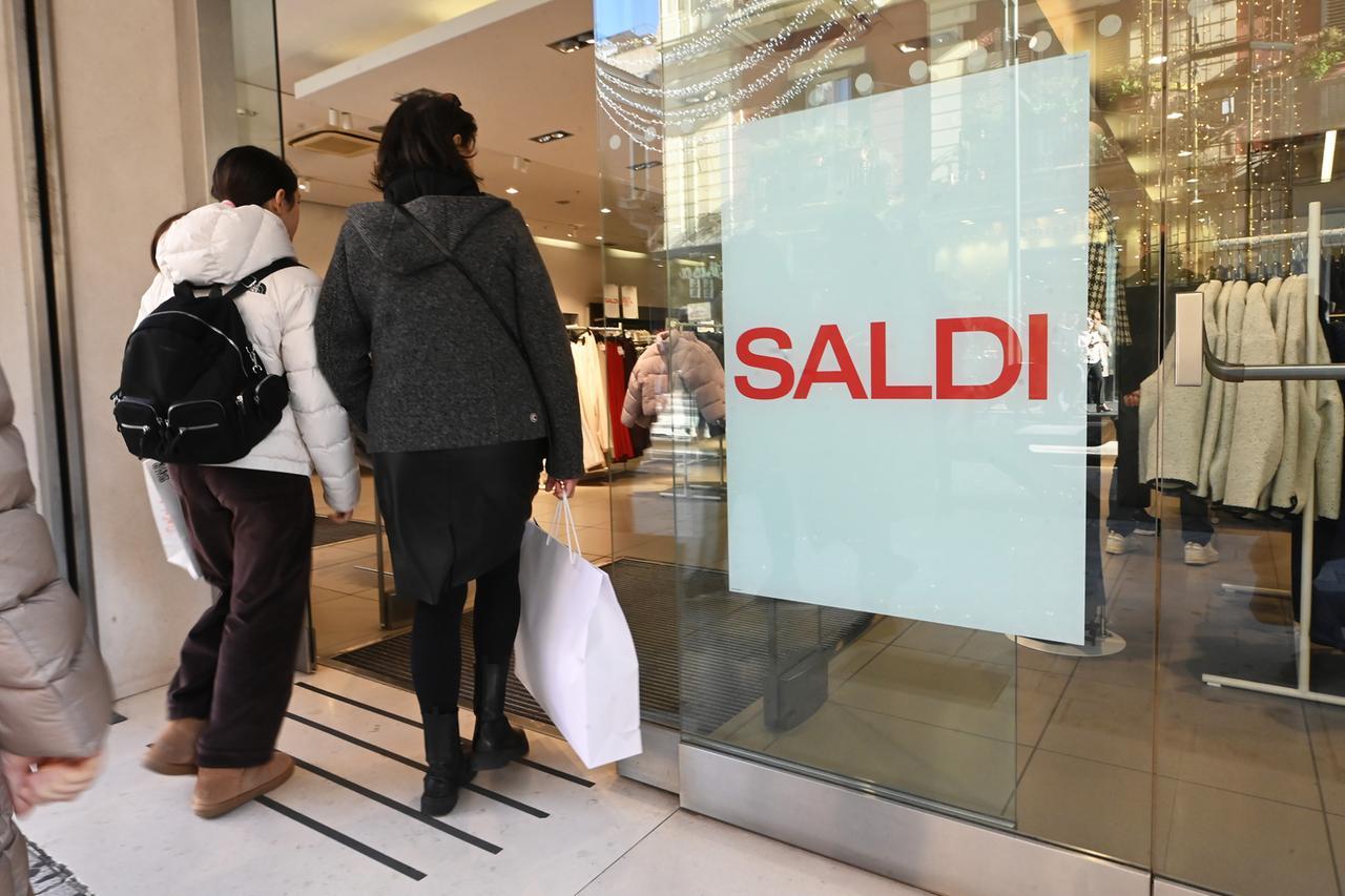 Saldi invernali in Sardegna, inizia il conto alla rovescia: ecco quando iniziano