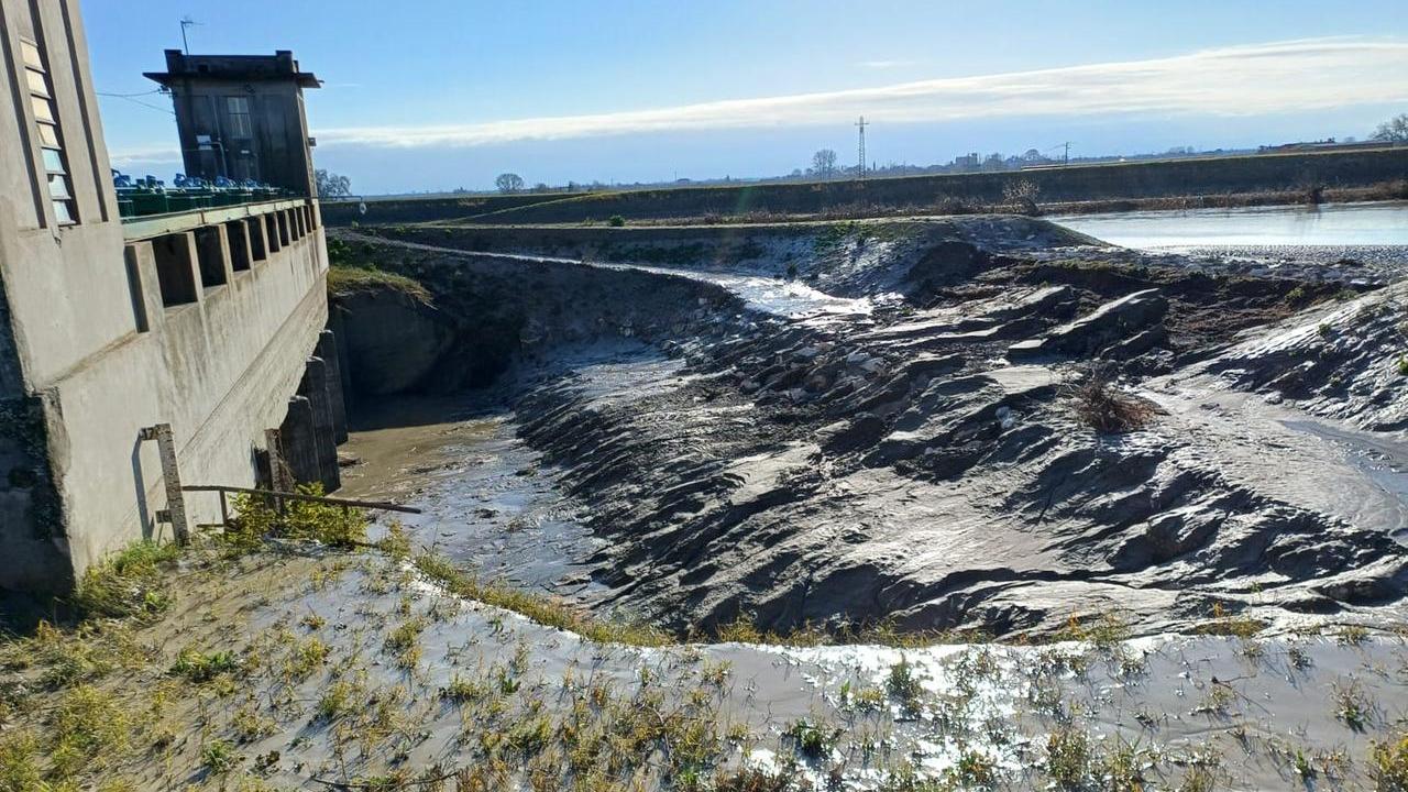 Campotto, agricoltori sul piede di guerra: «I nostri terreni di nuovo allagati»