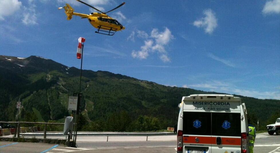 Abetone, bimbo precipita nel dirupo mentre gioca sulla neve: è grave