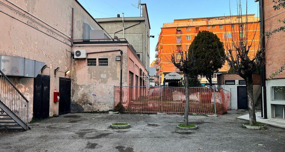 Parrocchia San Faustino, vandali e spaccio da mesi: «Non ne possiamo più»