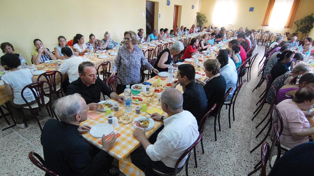 Il Natale oristanese tra i bisognosi: pacchi, giochi e alimenti alla mensa della solidarietà