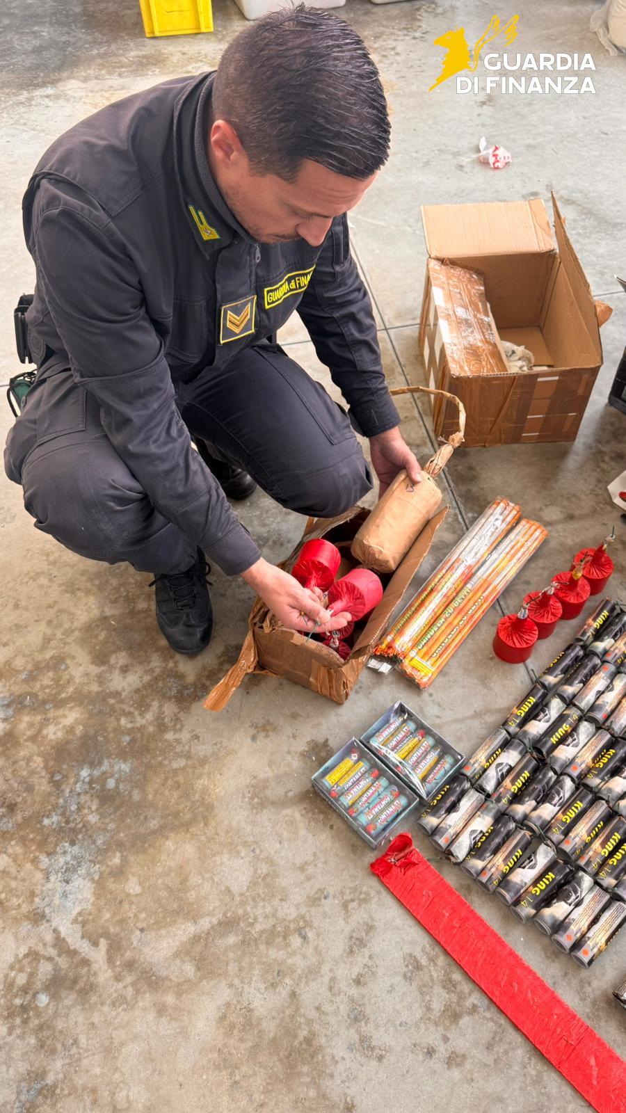 Pisa, sequestrati 48 kg di fuochi d’artificio irregolari