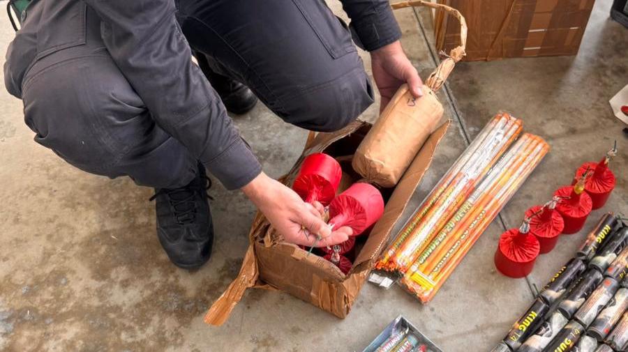 Pisa, sequestrati 48 kg di fuochi d’artificio irregolari