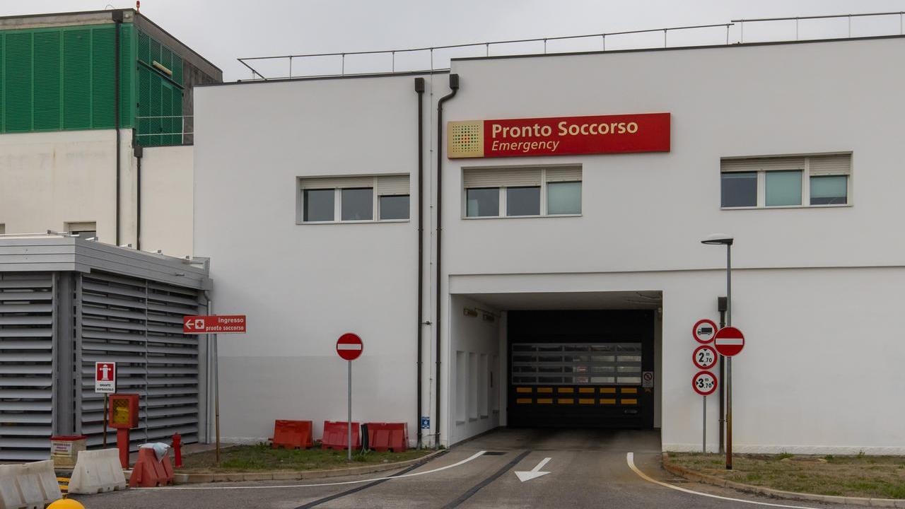 Bivacco al Ps pediatrico di Cona, Gianella (FdI): «Inaccettabile»