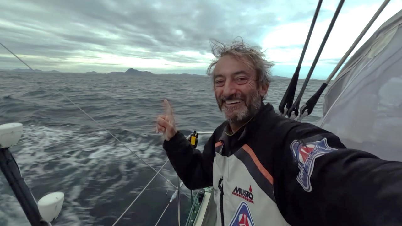 <strong>Andrea Mura</strong> doppia il leggendario Capo Horn attraversando una pericolosa tempesta