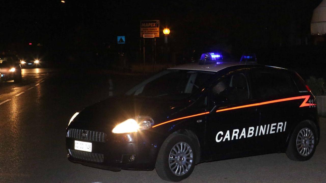 Bagnolo, rapinatore armato di coltello fa irruzione all’Ecu e porta via l’incasso