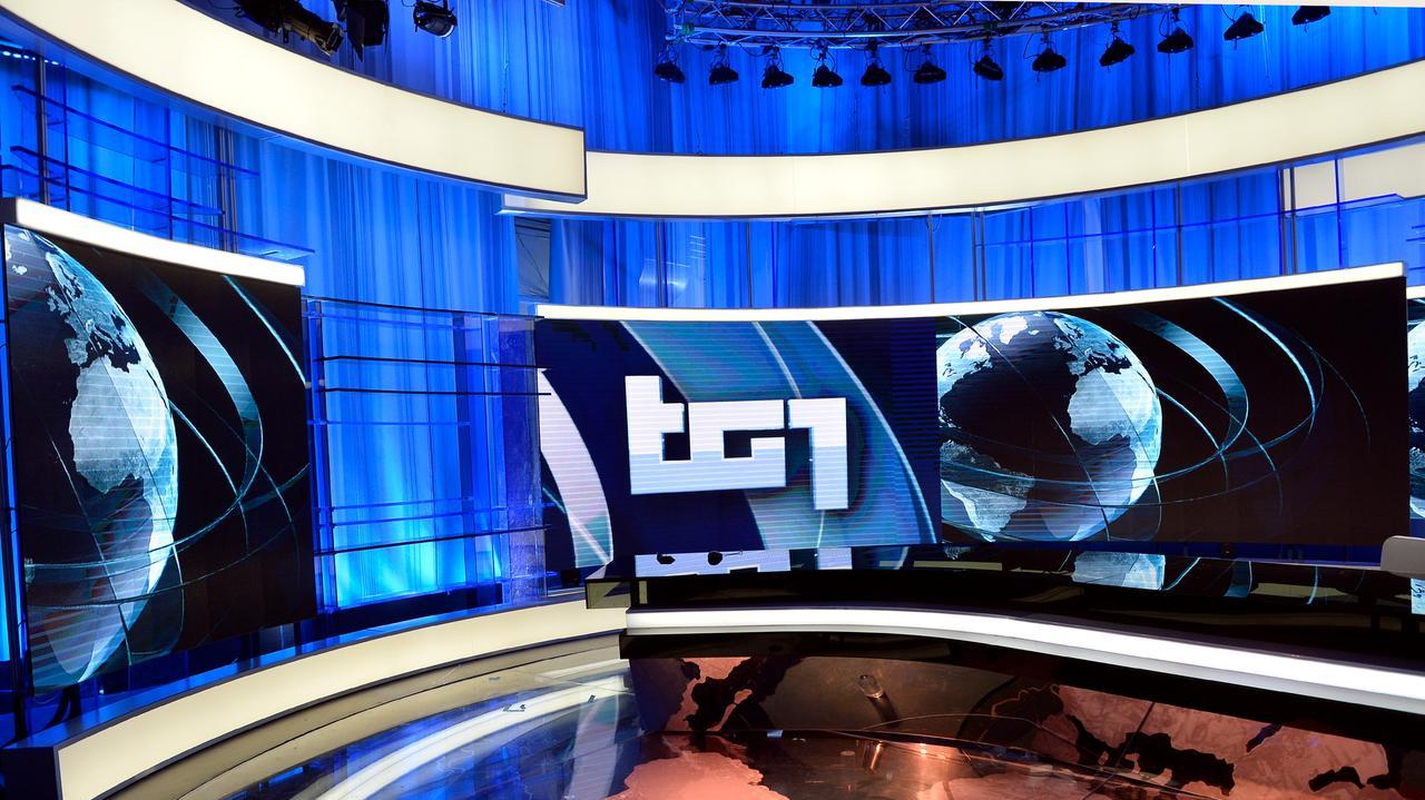 Canali Rai oscurati, cittadini infuriati: «Paghiamo il canone ma niente segnale»