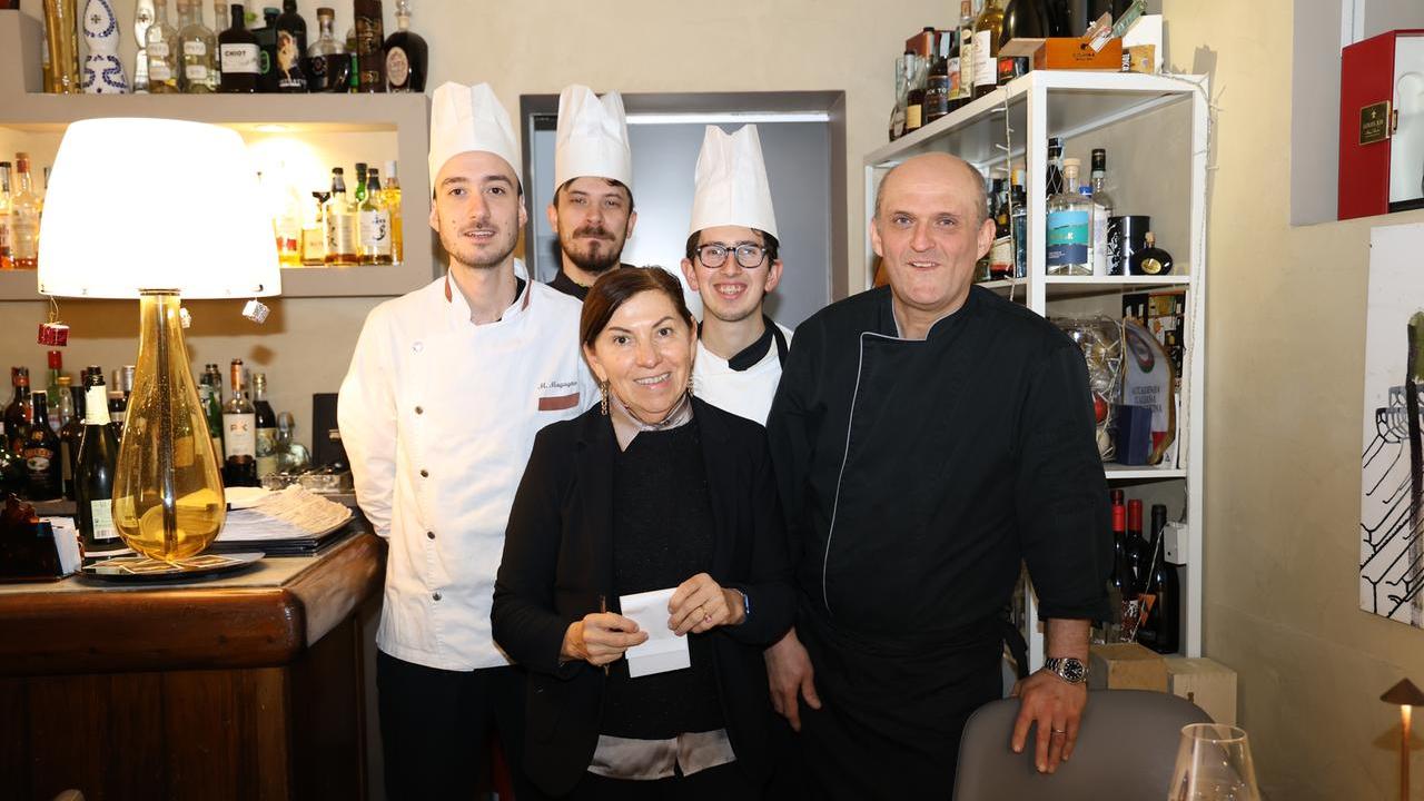 Tutto pronto per il Cenone a Ferrara, ristoranti pieni ma anche l’asporto piace
