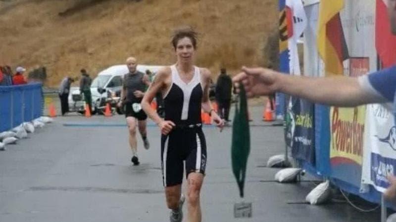 Triatleta attaccata e uccisa da uno squalo, ritrovato il corpo: ecco chi era