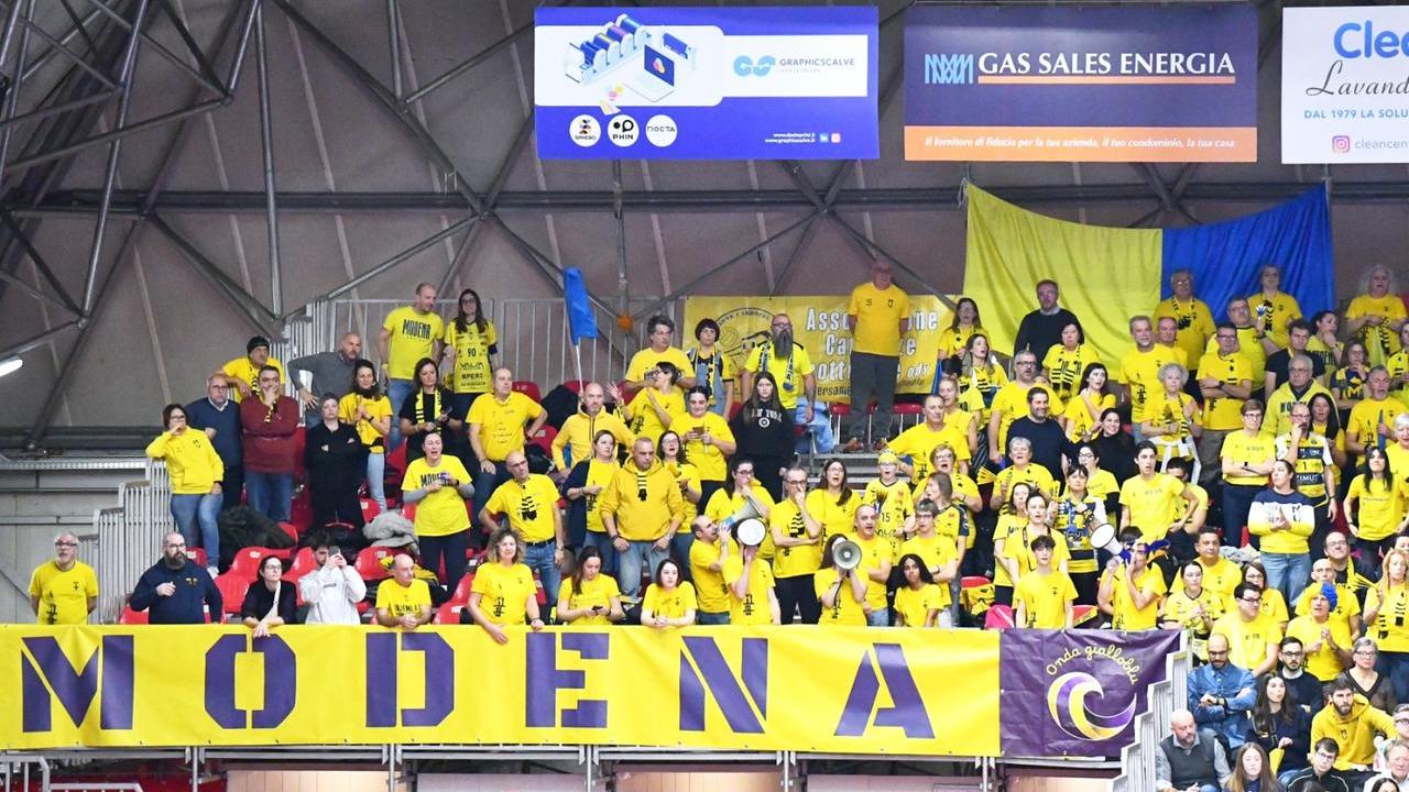 I tifosi gialloblù a Piacenza