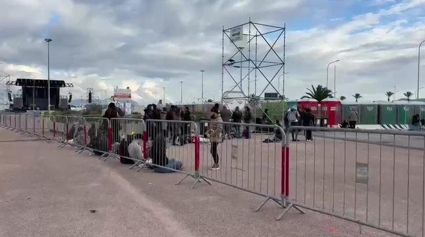 Da Pezzali a Mengoni, da Ferreri a Lazza, la Sardegna accende il Capodanno in piazza: gli ultimi preparativi