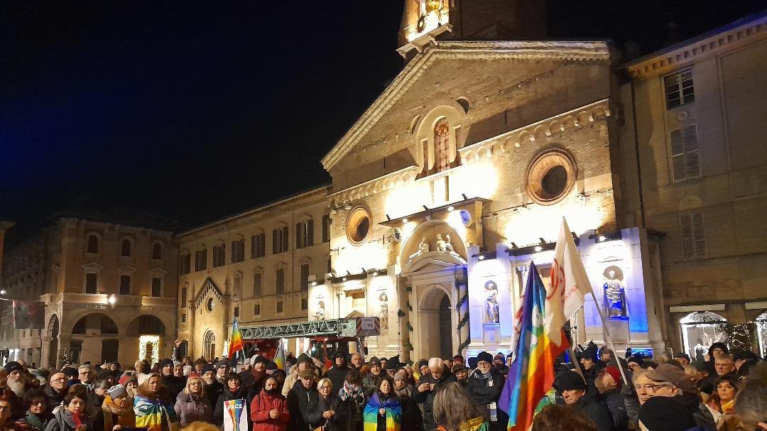Disarmati e disarmanti, oggi il presidio per la pace in piazza Prampolini