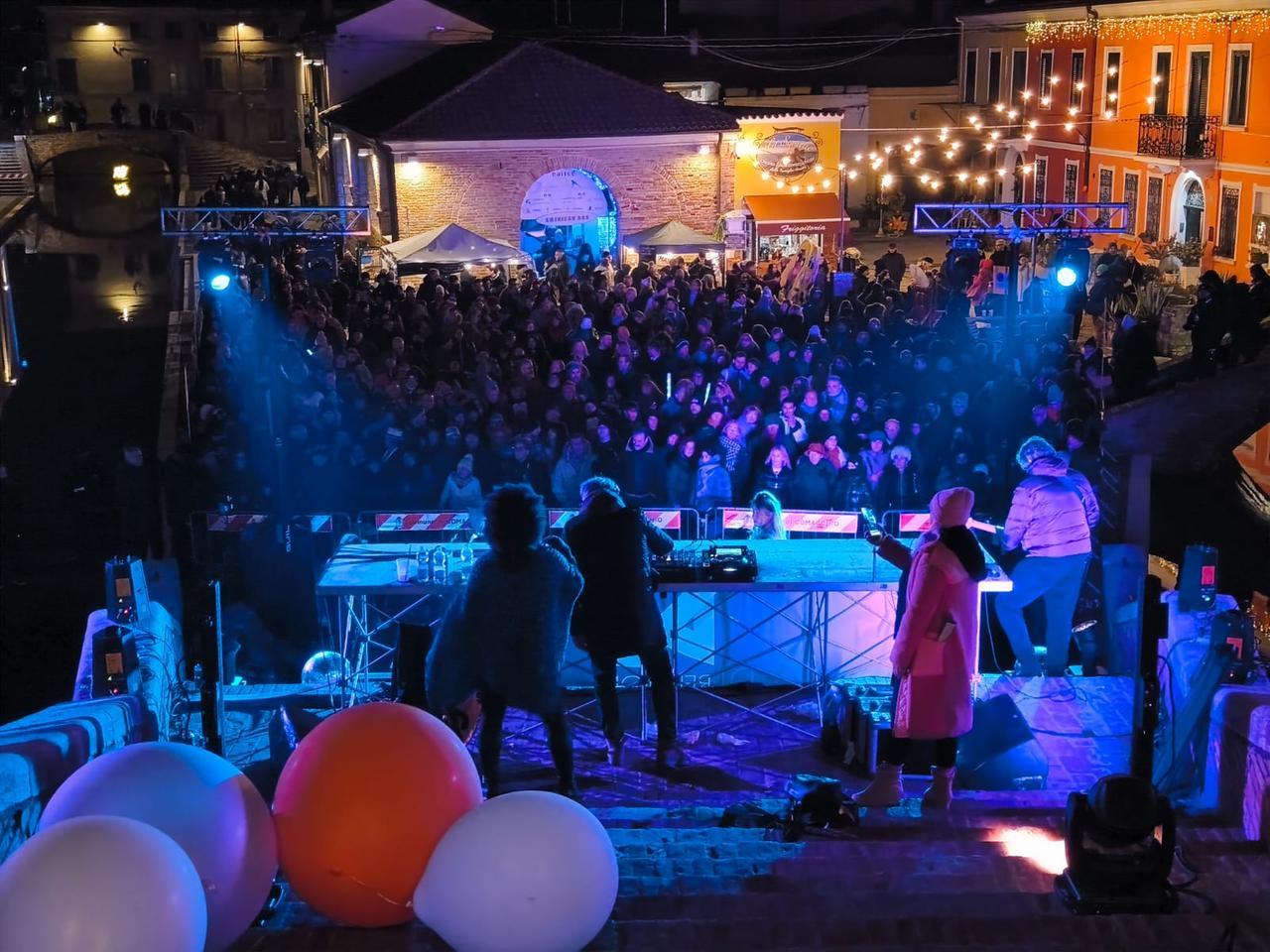 Capodanno a Comacchio, musica ai Trepponti e fuochi in valle Fattibello