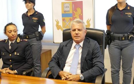 Prato, nel 2025 la polizia ha accompagnato 54 clandestini alle frontiere