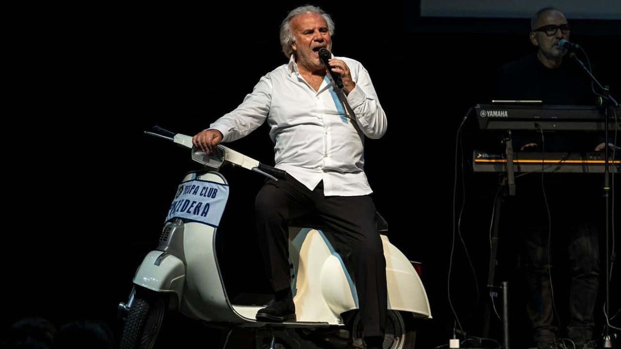 Pontedera, in 300 per lo show con Jerry Calà