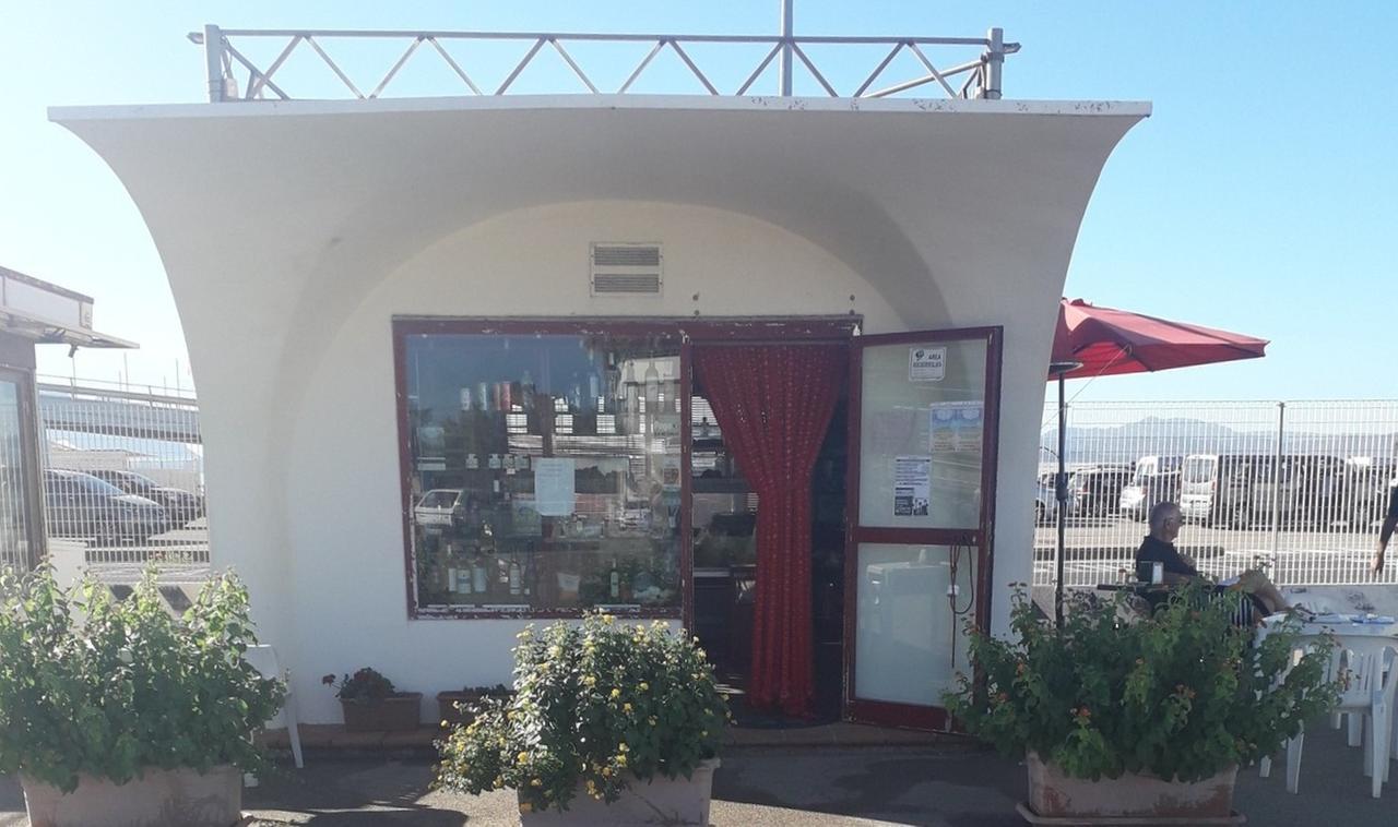 Parcheggi al posto del chiosco: dopo 30 anni chiude e sarà demolito lo storico “Dolce Gallura”