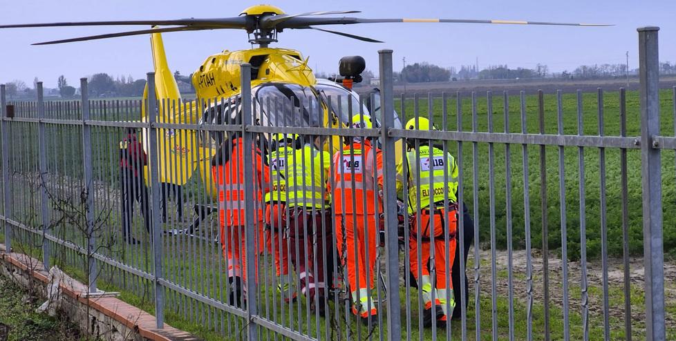 Pieve di Cento, quindicenne perde una mano per lo scoppio di un petardo