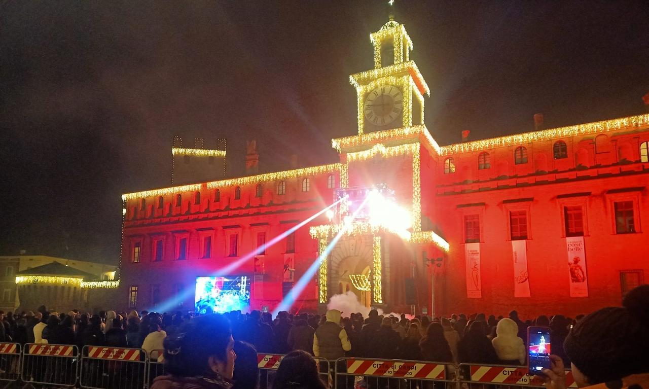 
	Capodanno in piazza Martiri a Carpi

