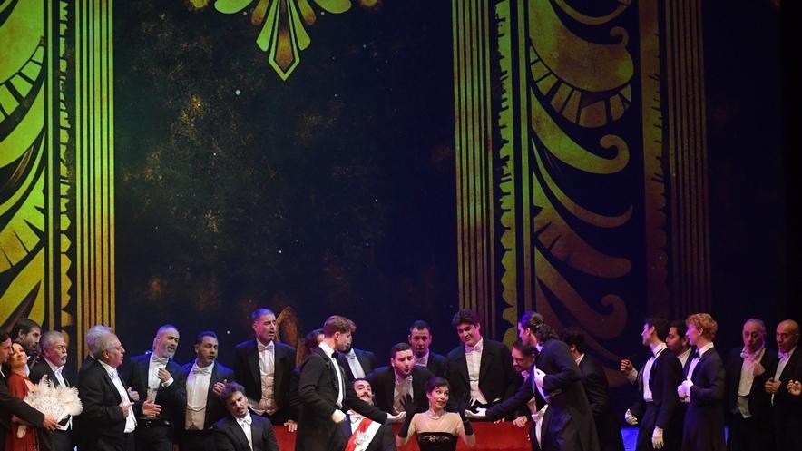 A Livorno La Vedova Allegra di Vaccari: «Danziamo sull’orlo di un vulcano»