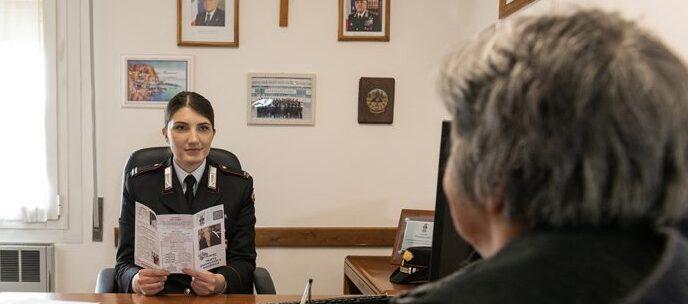 Lucca, perde 50mila euro nella truffa del finto commissario