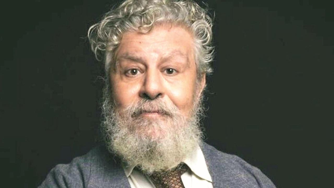 Lello Arena: «Scelsi Massimo Troisi per una recita e poi sparì nel nulla. Sul set con Sordi e Tognazzi: che fatica»