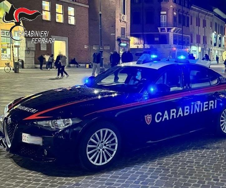 Coltello, bilancino e hashish. A Ferrara Minorenne denunciato dopo il controllo