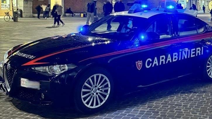 Coltello, bilancino e hashish. A Ferrara Minorenne denunciato dopo il controllo