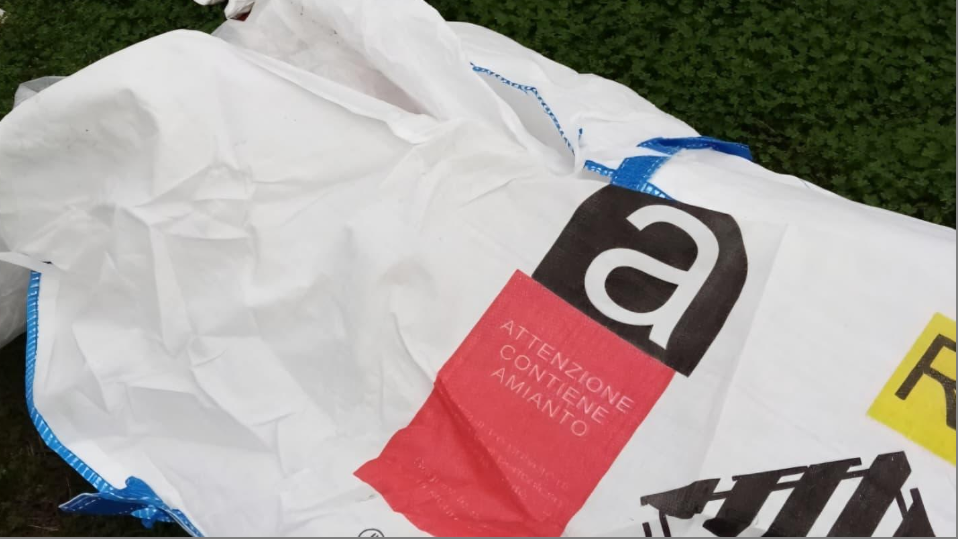 Amianto nel Parco dei fenicotteri: esposto alla Procura