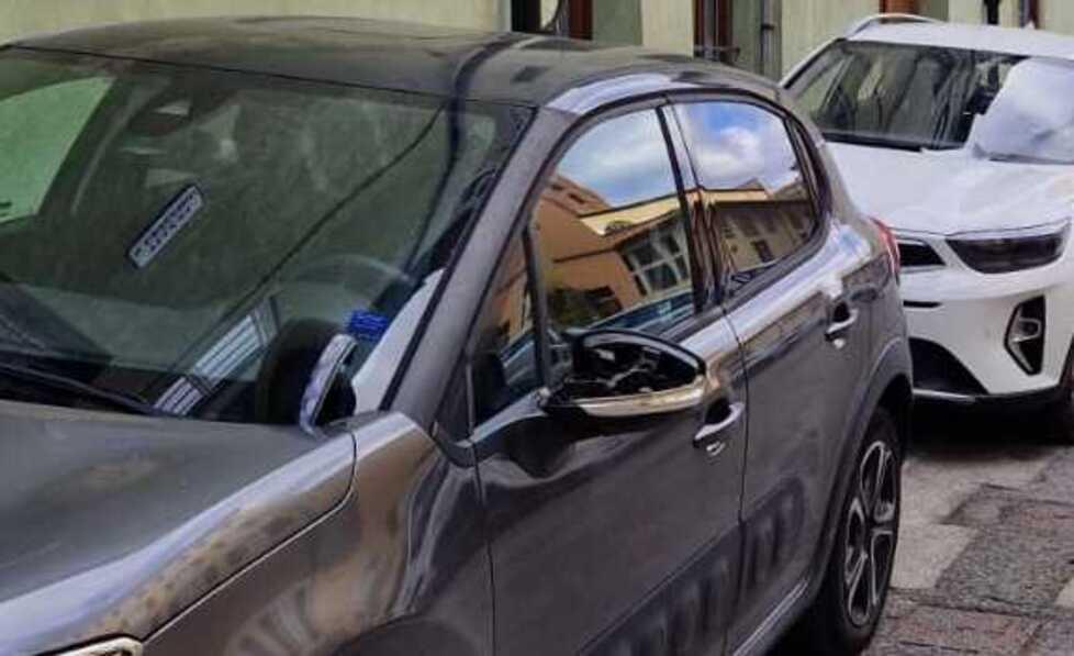 Lucca, vandalismi contro le auto in via San Giorgio