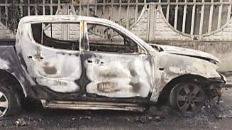 In fiamme il pick-up di un allevatore