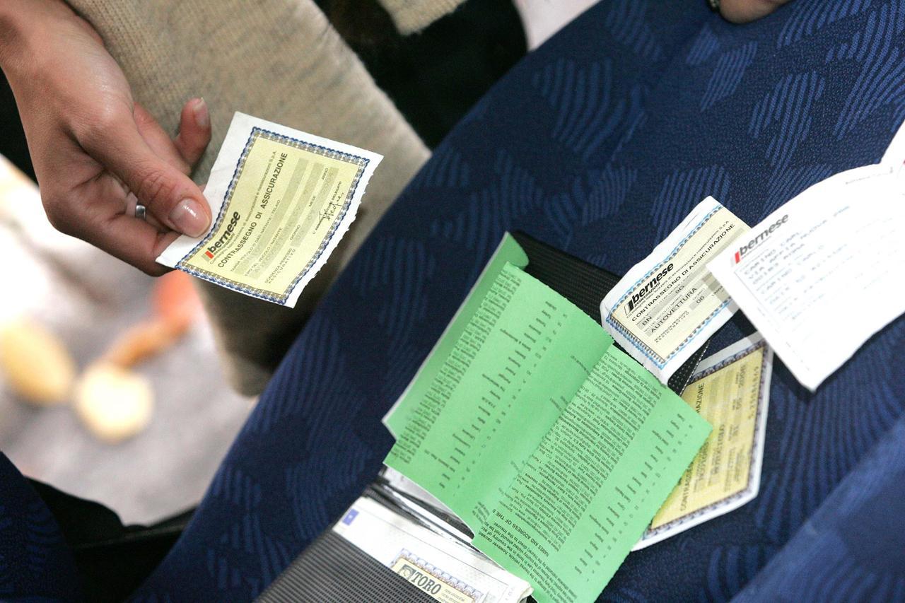 Assicurazioni auto sempre più care, quanto sono cresciuti i costi a Ferrara in un anno