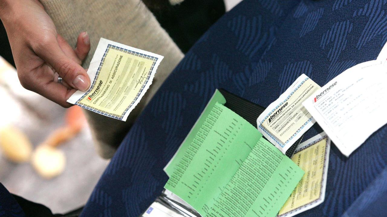 Assicurazioni auto sempre più care, quanto sono cresciuti i costi a Ferrara in un anno