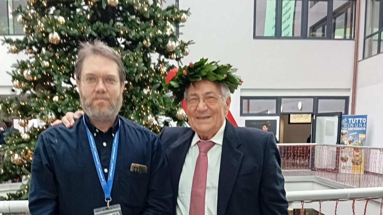 A 78 anni consegue la terza laurea: il nuovo traguardo di Luciano Trapasso