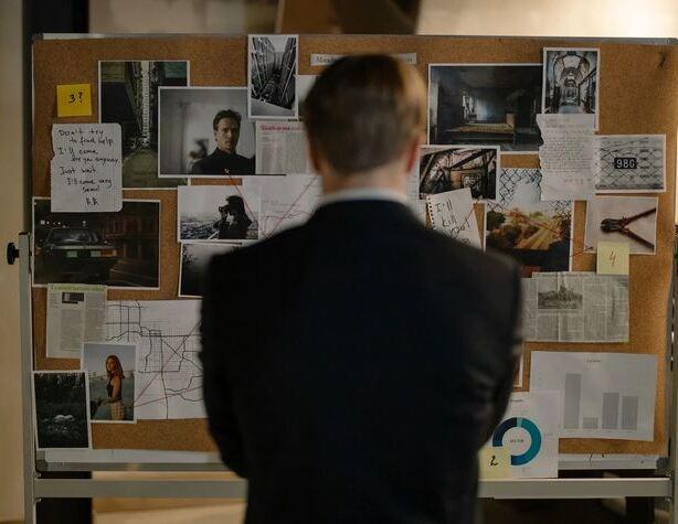 Scopre che l’amante è la sorella. Chi è Fabbri, l’investigatore privato di Ferrara