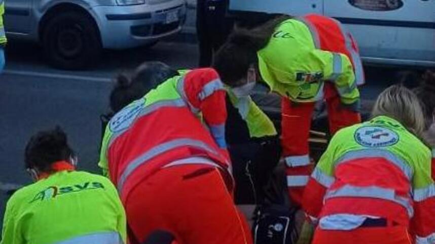 Una squadra della Svs di Livorno durante un soccorso (Foto d’archivio)