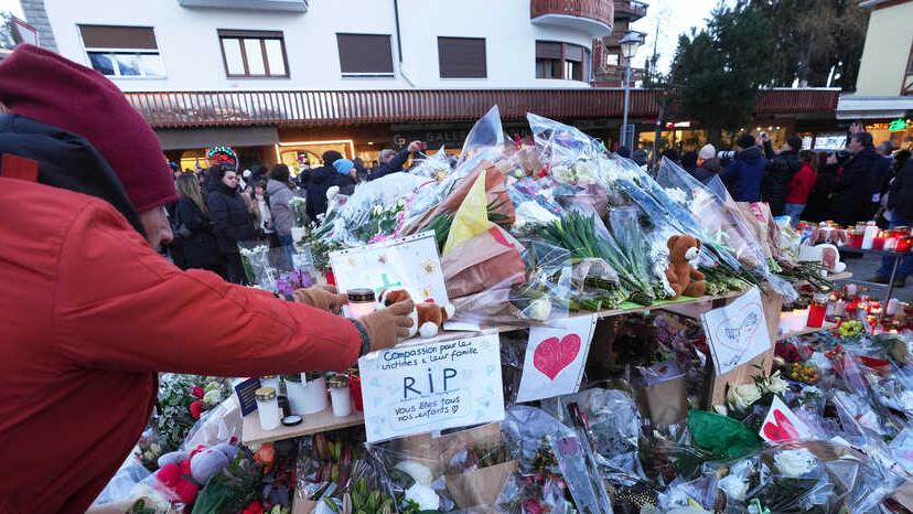 Strage nel locale di Crans-Montana, identificate tre vittime italiane: chi sono