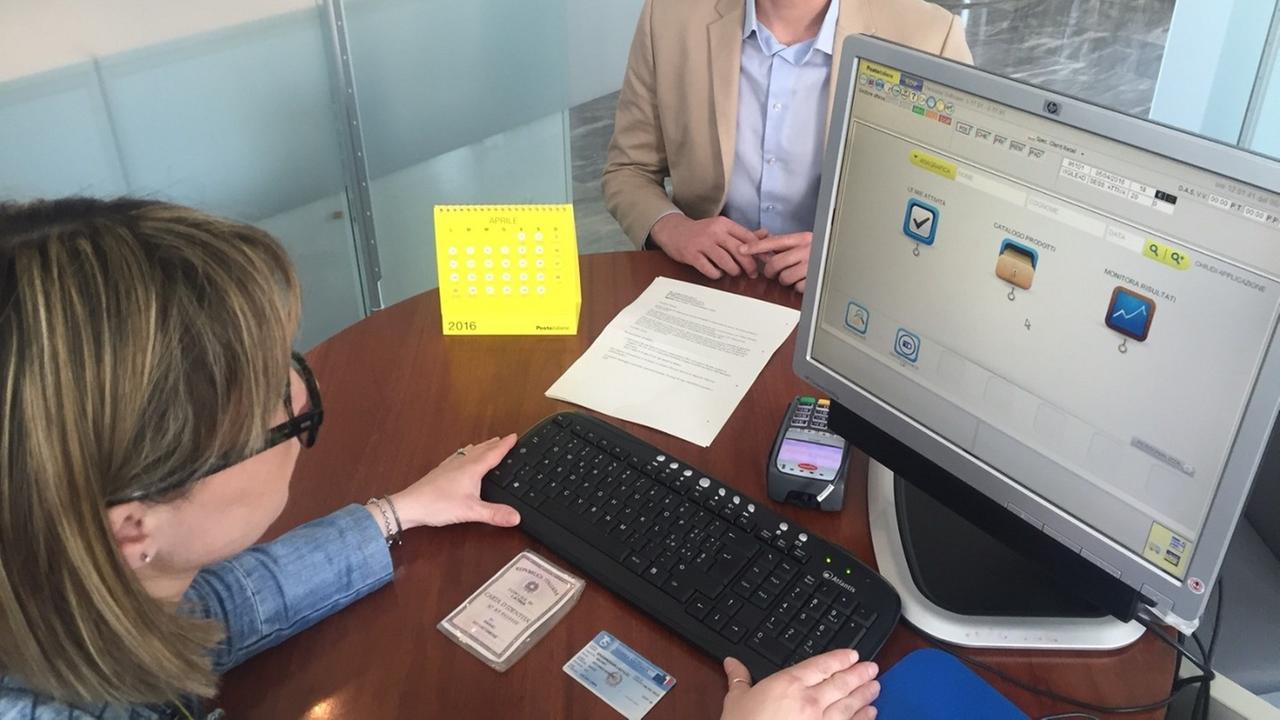 Poste Italiane, finisce l’era dello Spid gratis: quanto costa, chi paga e chi è esente