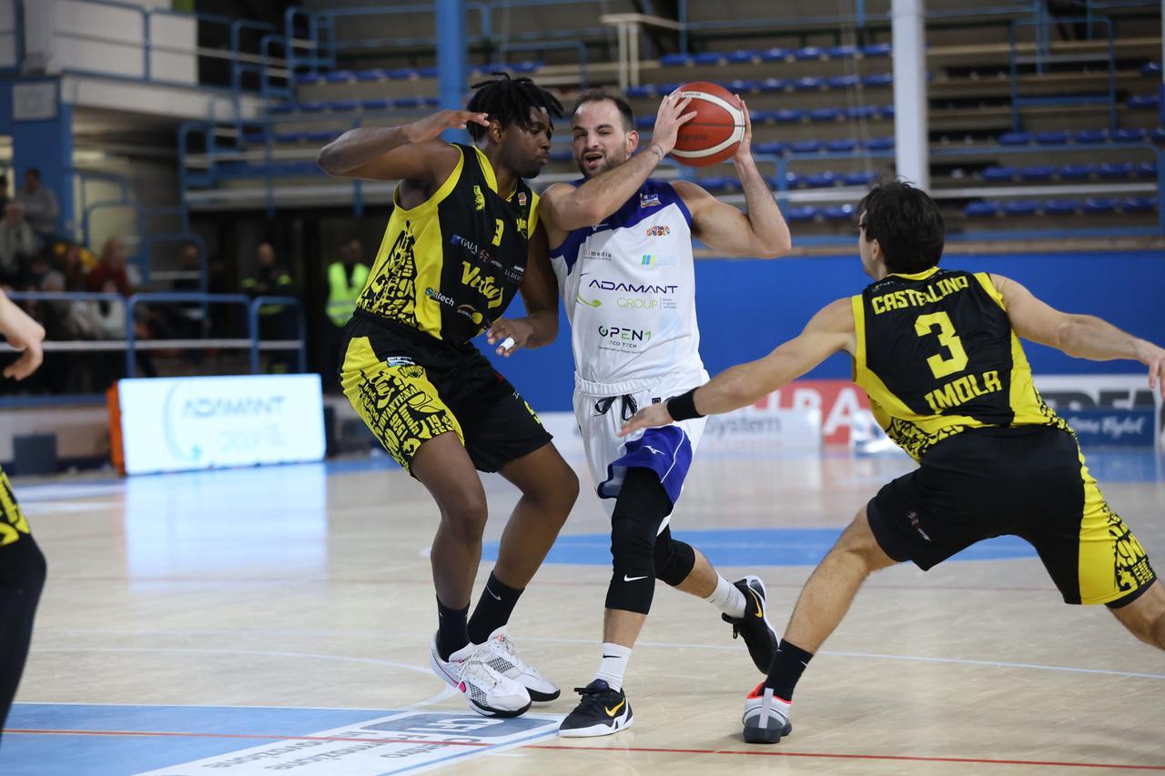 L’Adamant Ferrara torna a ruggire, battuta la Virtus Imola