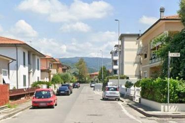 
	Un'immagine di via Verdi a Monsummano, zona residenziale

