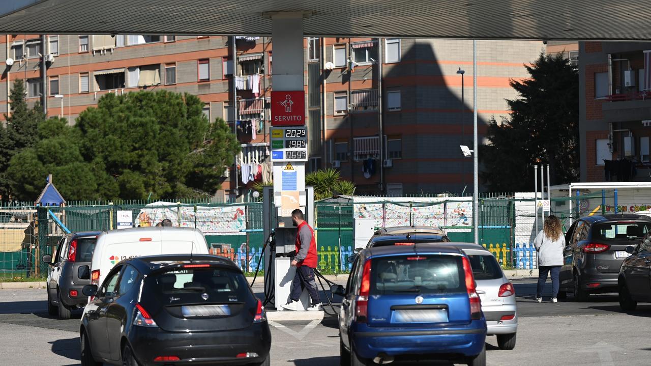 Il gasolio più caro della benzina: cosa sta succedendo ai prezzi in Sardegna