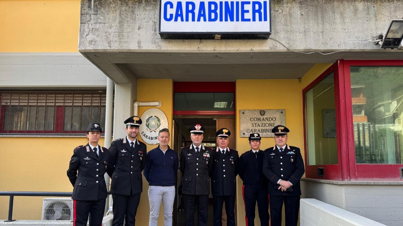 Paura e la giustizia fai da te, un pestaggio scuote il paese: arrivano i vertici dei carabinieri