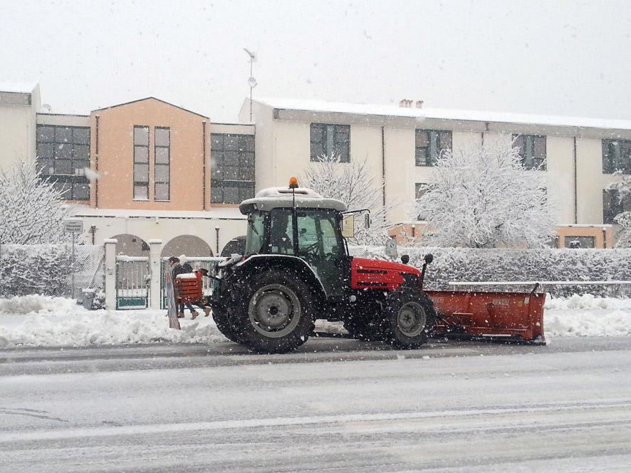 Elezioni imbiancate e lo slittino di Naomo. L’ultima neve tra Ferrara e provincia