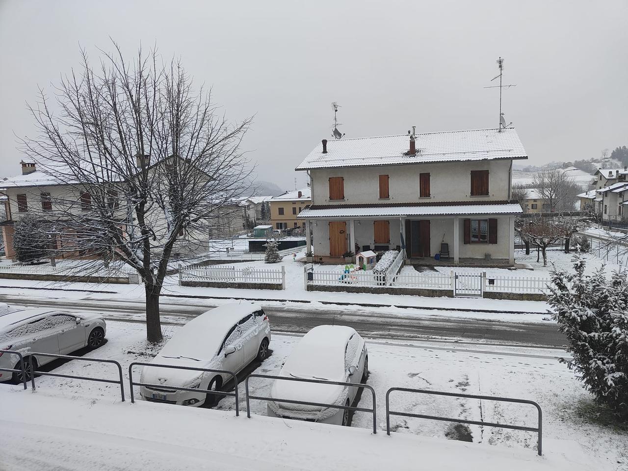 Meteo, neve in collina e a Casalgrande, ma Reggio Emilia resta all'asciutto: ecco perché