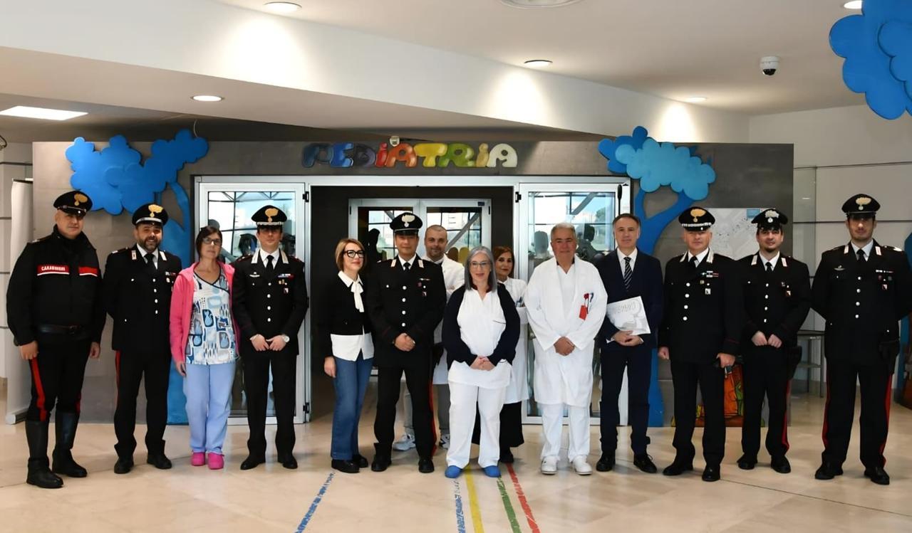 Epifania, i carabinieri all’Arnas Brotzu: doni, sorrisi e gioia per i piccoli pazienti